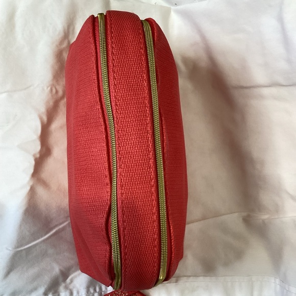 111.  NWT Lancome Coral Double Zipper Make Up Bag - Picture 2 of 3